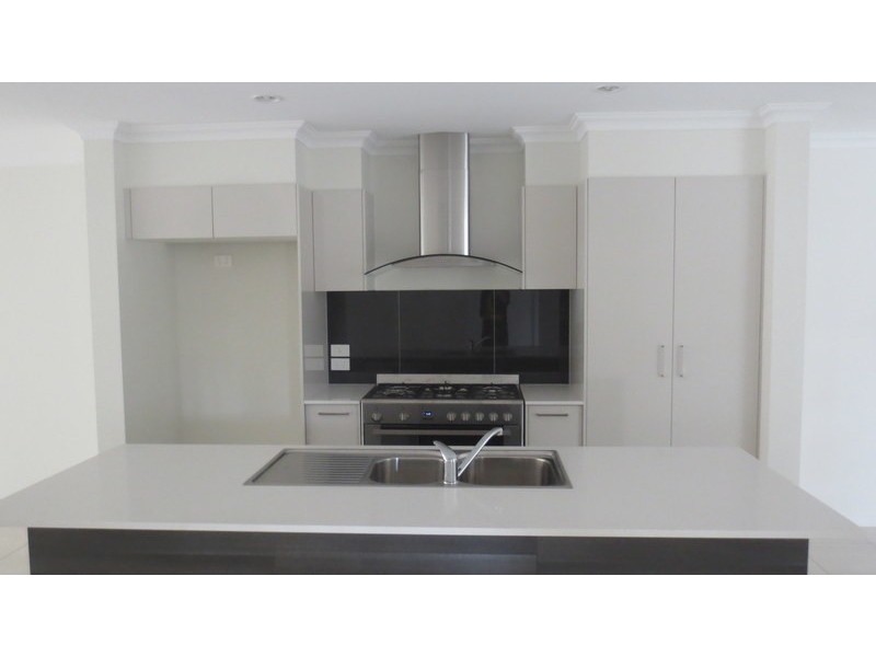 1/18 Gullwing Drive, Upper Coomera QLD 4209