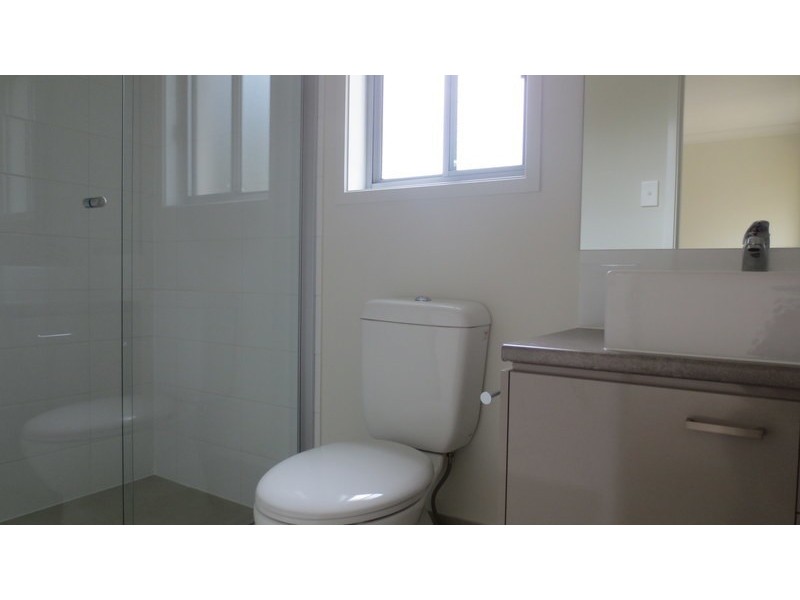 1/18 Gullwing Drive, Upper Coomera QLD 4209