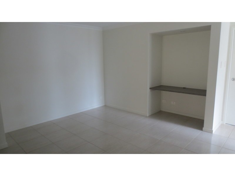 1/18 Gullwing Drive, Upper Coomera QLD 4209