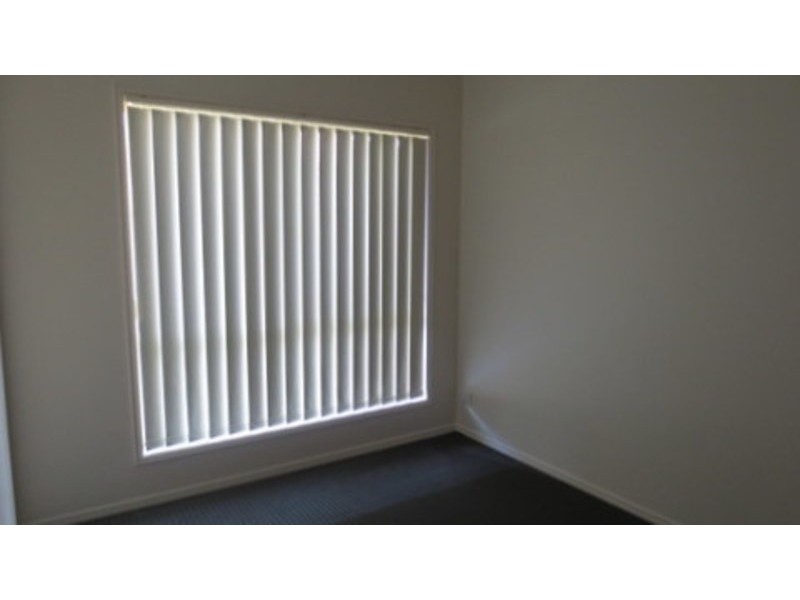 10 Goldcrest Drive, Upper Coomera QLD 4209