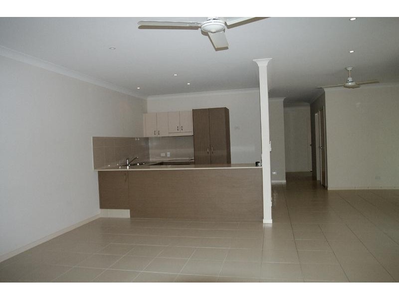 1/7 Dine Street, Upper Coomera QLD 4209