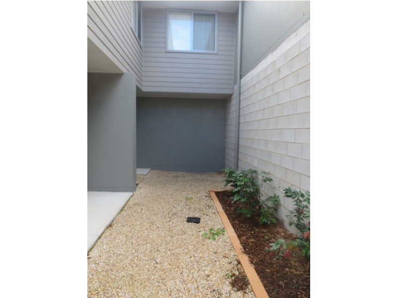 9/2 Kay Street, Pimpama QLD 4209