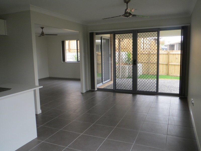 70 Edgeware Street, Pimpama QLD 4209