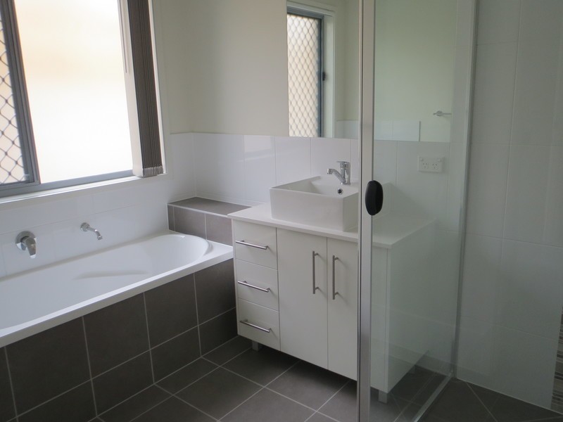 70 Edgeware Street, Pimpama QLD 4209