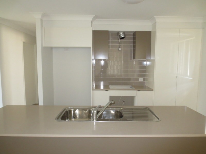 16 Charles Avenue, Pimpama QLD 4209