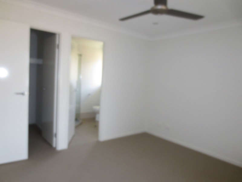 16 Charles Avenue, Pimpama QLD 4209