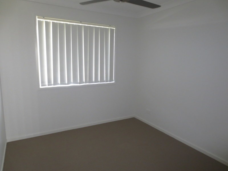 16 Charles Avenue, Pimpama QLD 4209