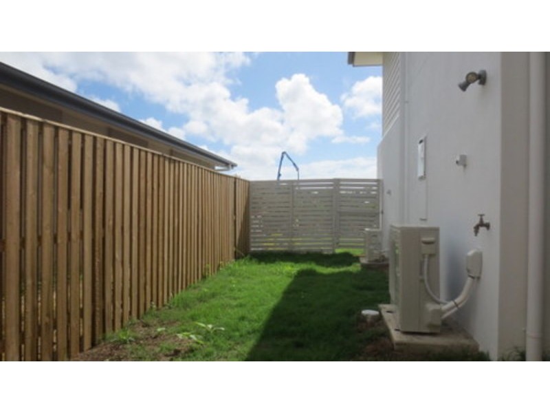 1/7 Bottle Brush Circuit, Coomera QLD 4209