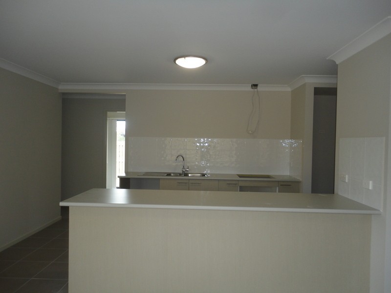 11 Charles Avenue, Pimpama QLD 4209