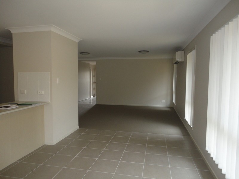 11 Charles Avenue, Pimpama QLD 4209