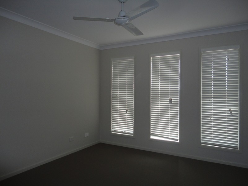 11 Charles Avenue, Pimpama QLD 4209