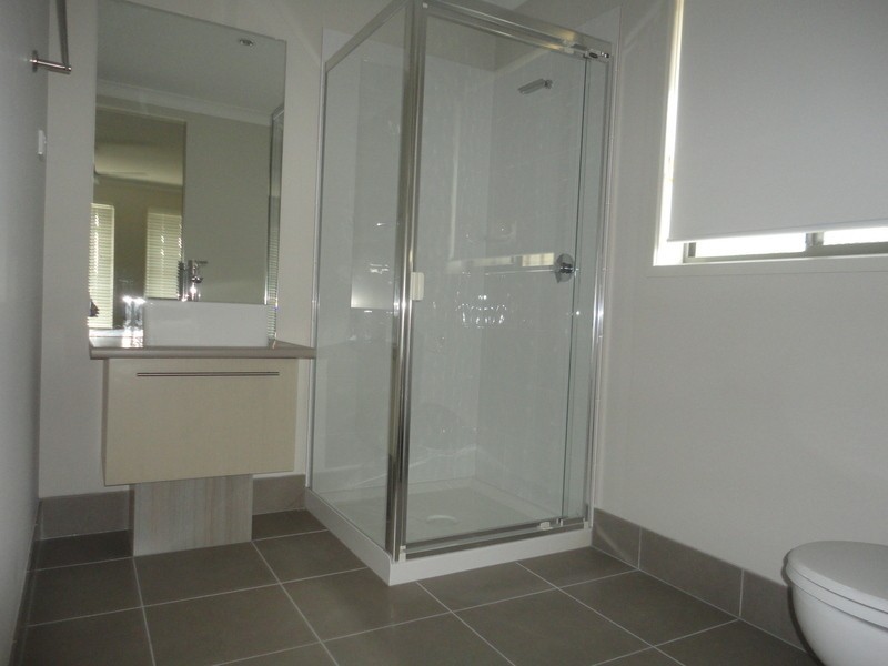 11 Charles Avenue, Pimpama QLD 4209