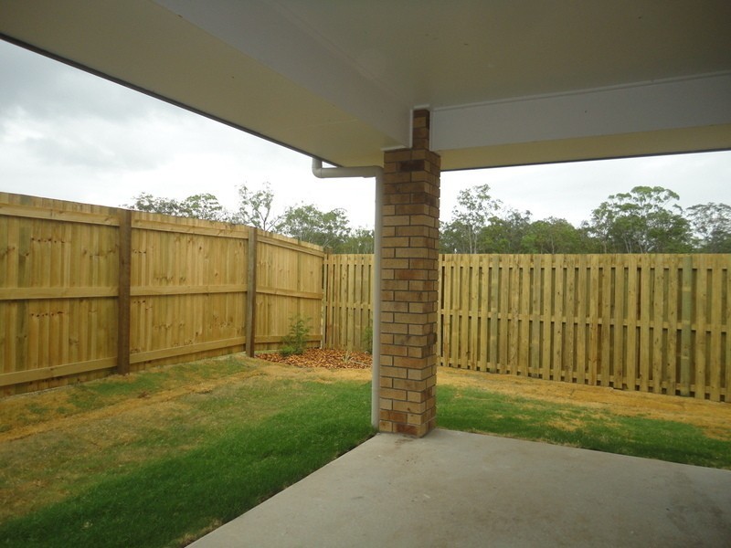 11 Charles Avenue, Pimpama QLD 4209