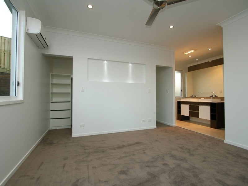 18 Marrinup Street, Upper Coomera QLD 4209