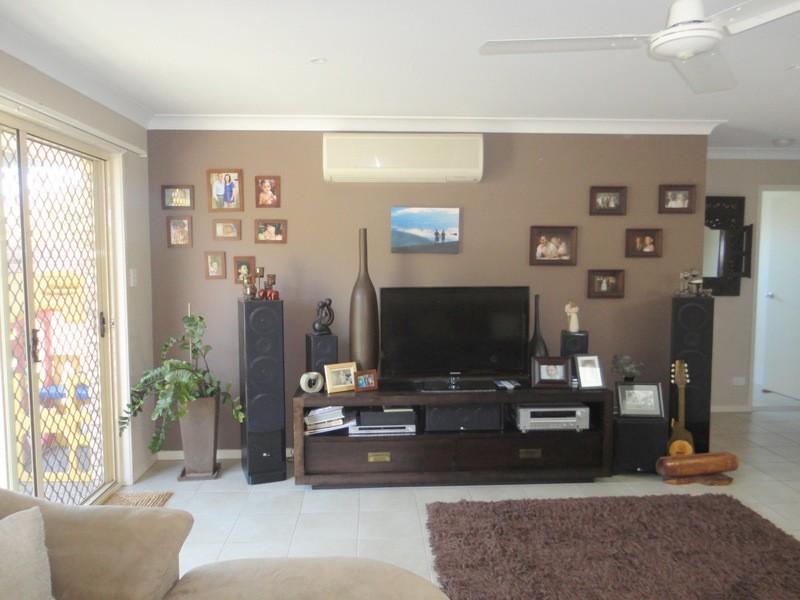 2/2 Heather Drive, Upper Coomera QLD 4209