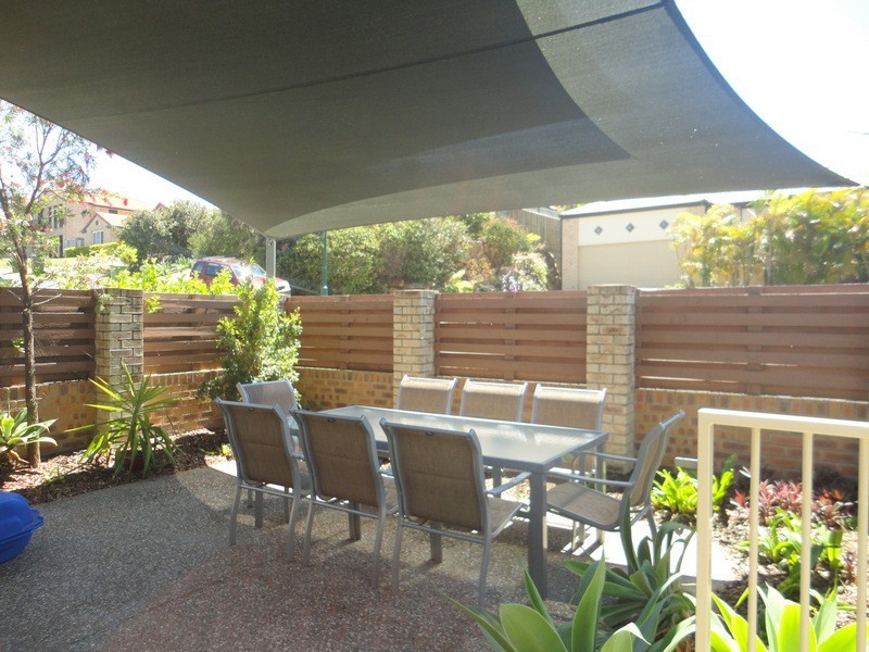 2/2 Heather Drive, Upper Coomera QLD 4209