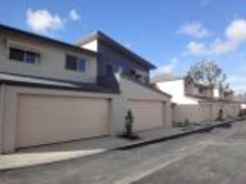 51/2  Weir Drive, Upper Coomera QLD 4209