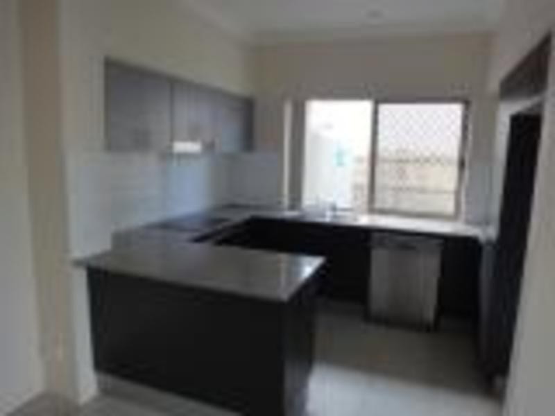 51/2  Weir Drive, Upper Coomera QLD 4209