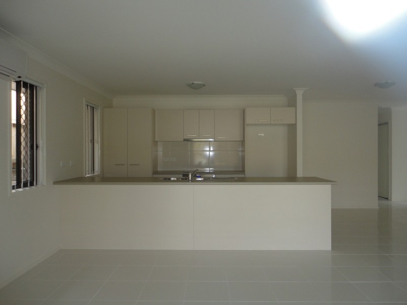 30 Rise Circuit, Pacific Pines QLD 4211