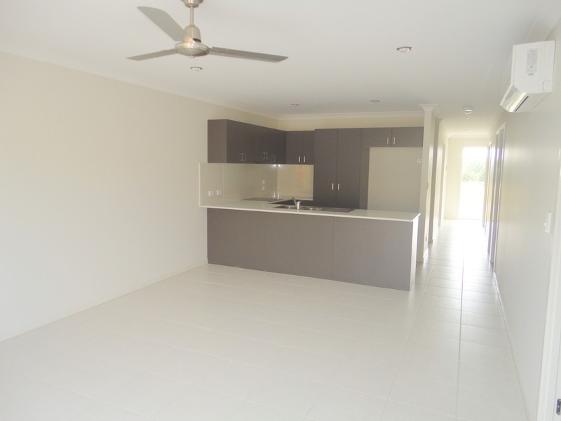 8 Zinc Street, Pimpama QLD 4209