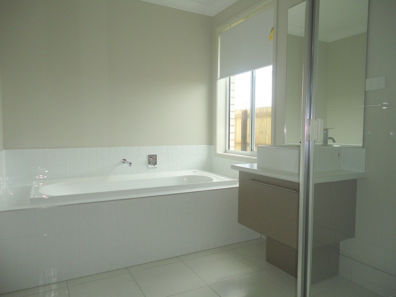 11 Mclachlan Circuit, Pimpama QLD 4209