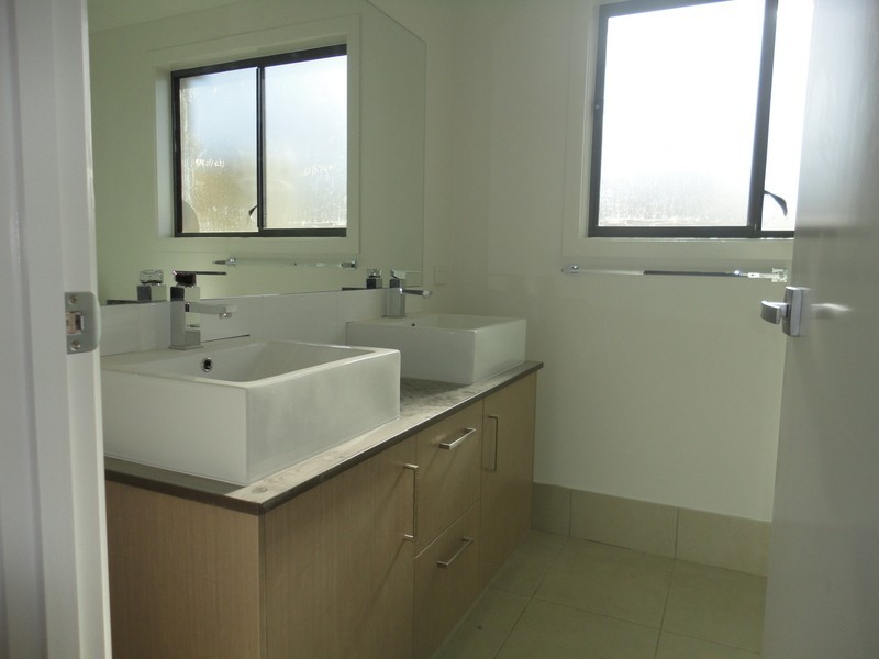 10 Severn Street, Coomera QLD 4209