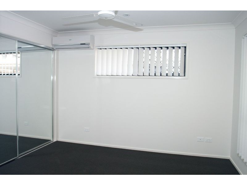 7 Rise Circuit, Pacific Pines QLD 4211