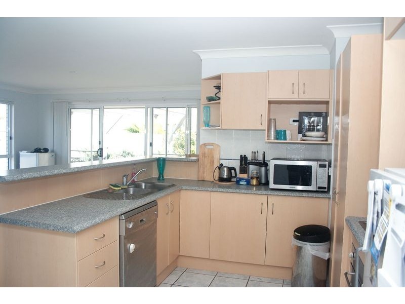 16 Billinghurst Crescent, Upper Coomera QLD 4209