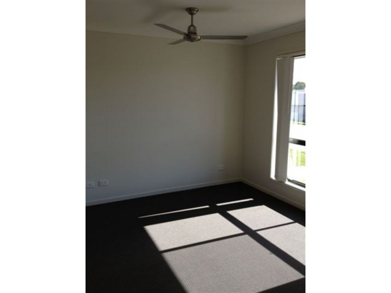 15 Copper Parade, Pimpama QLD 4209