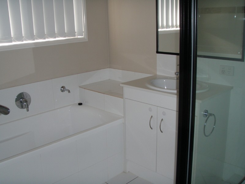 8 Bodacious Street, Pimpama QLD 4209