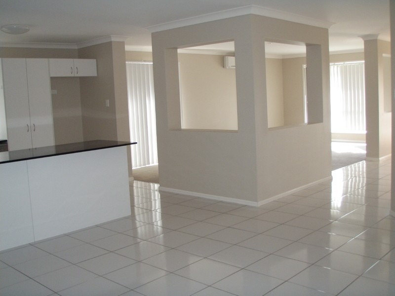 8 Bodacious Street, Pimpama QLD 4209