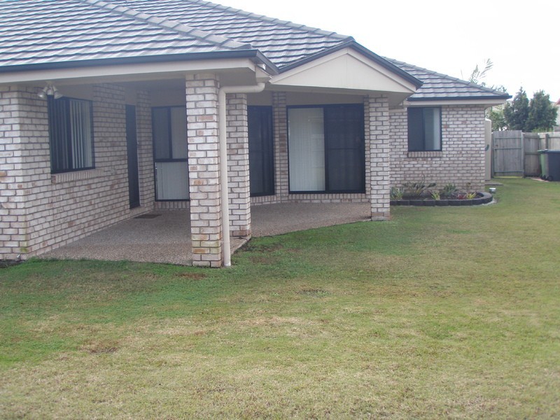 8 Bodacious Street, Pimpama QLD 4209