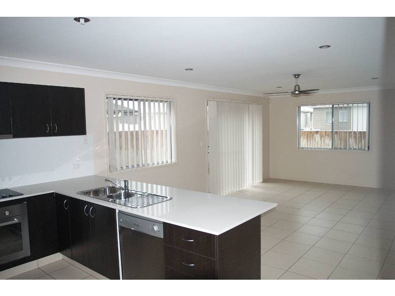 1 Benjamin Street, Pimpama QLD 4209