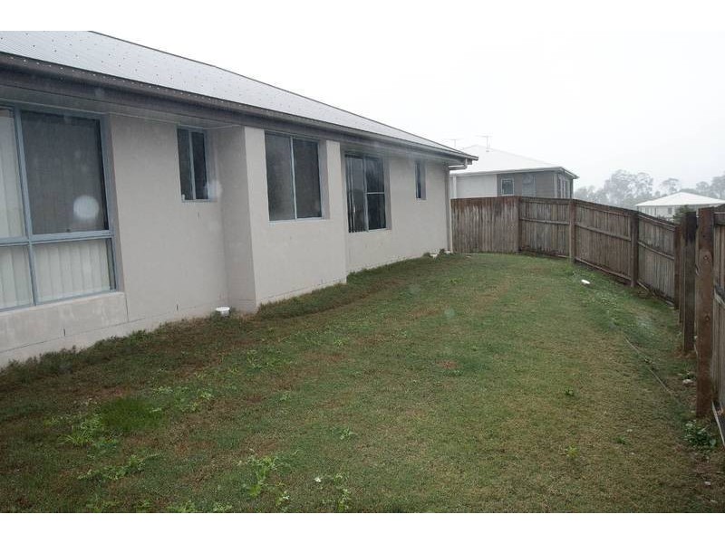 1 Benjamin Street, Pimpama QLD 4209