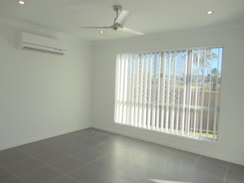 8 McWang Road, Pimpama QLD 4209