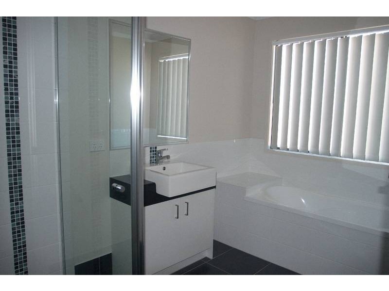 13 Kelly Avenue, Coomera QLD 4209