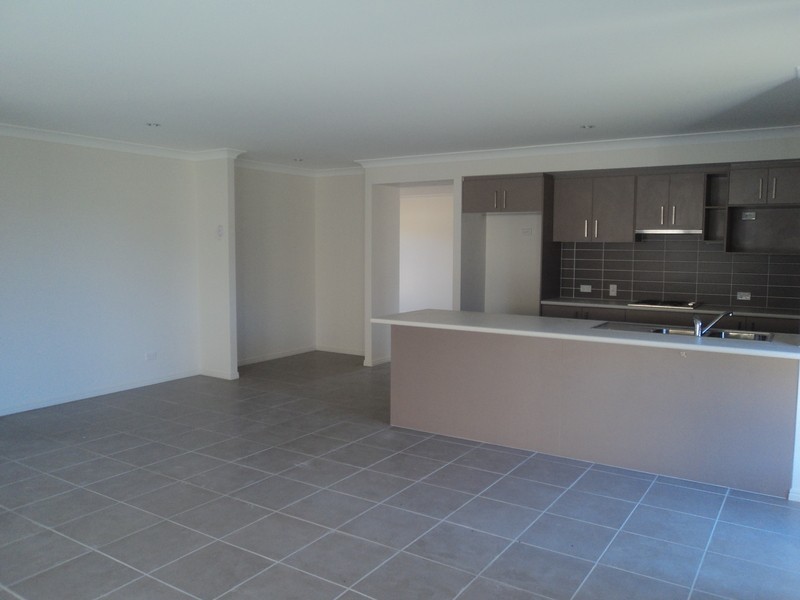 4 Cypress Circuit, Coomera QLD 4209