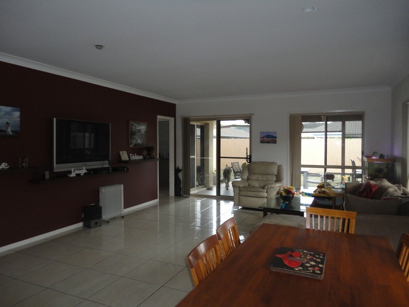 8 Cranberrie Crescent, Pimpama QLD 4209