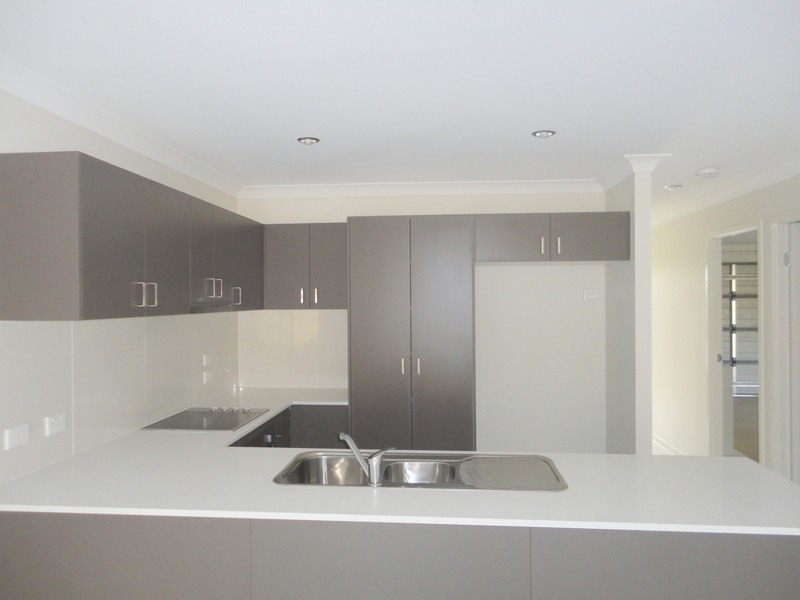 8 Zinc Street, Pimpama QLD 4209