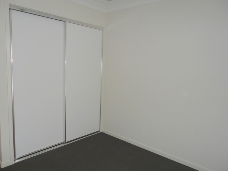 8 Zinc Street, Pimpama QLD 4209