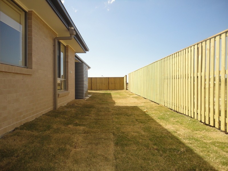 19 Gainsborough Drive, Pimpama QLD 4209