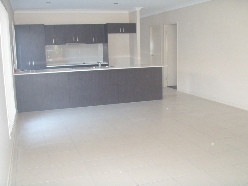 7  Christopher Street, Pimpama QLD 4209