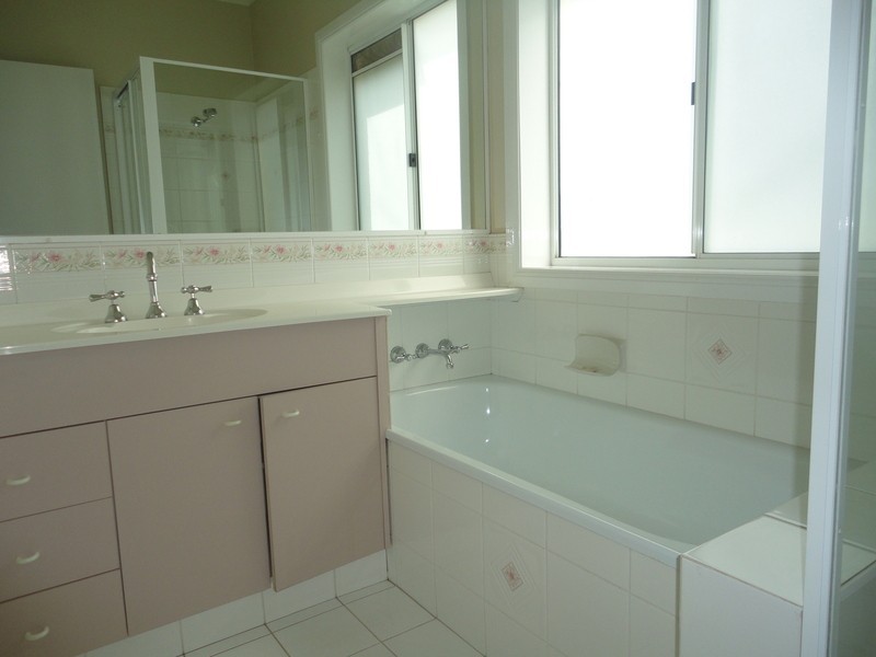 2  Coonardoo Court, Wongawallan QLD 4210