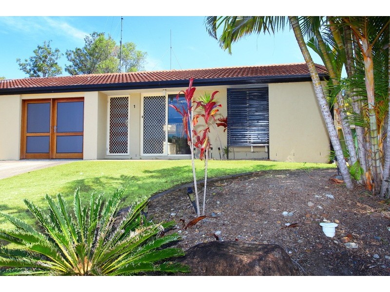 1/4 Story Place, Oxenford QLD 4210