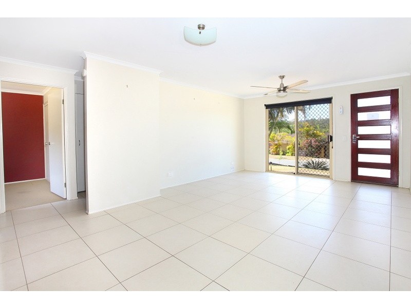 1/4 Story Place, Oxenford QLD 4210