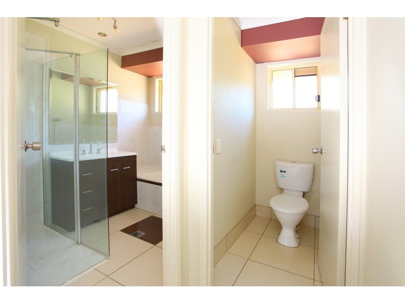 1/4 Story Place, Oxenford QLD 4210