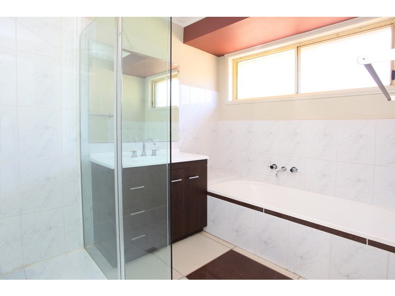 1/4 Story Place, Oxenford QLD 4210