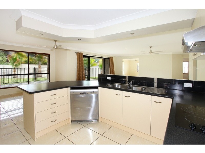 6 Cossington Circuit, Maudsland QLD 4210