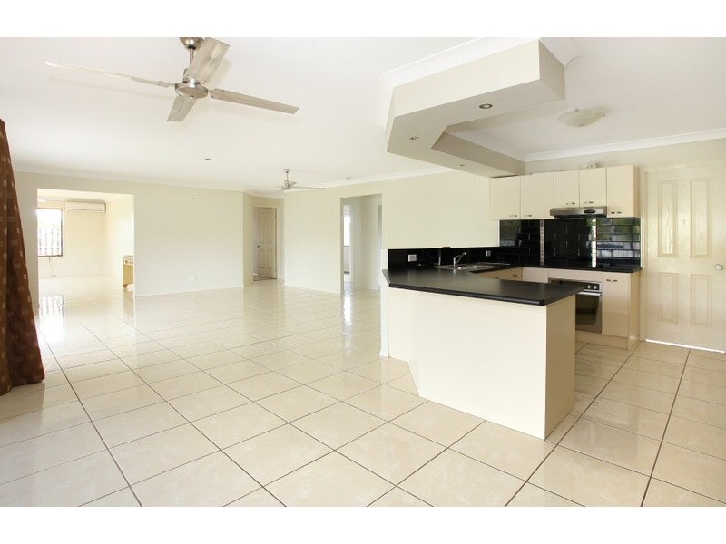 6 Cossington Circuit, Maudsland QLD 4210