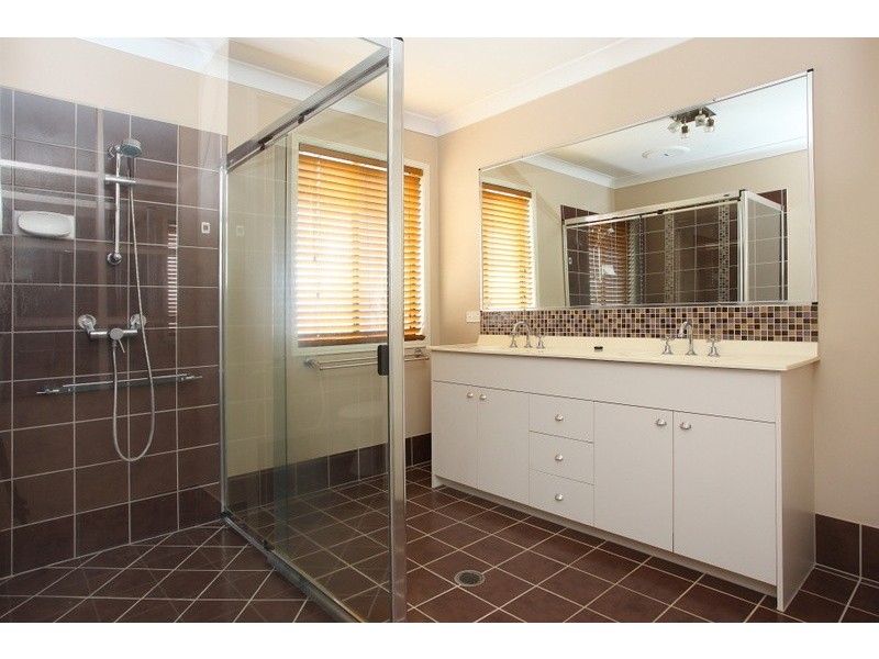 6 Cossington Circuit, Maudsland QLD 4210